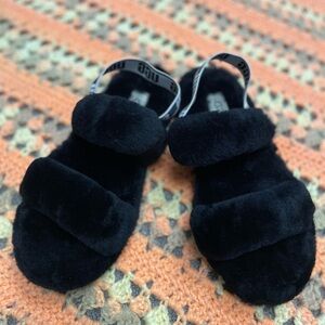 UGG Fuzzy Sandals (Women’s) 6